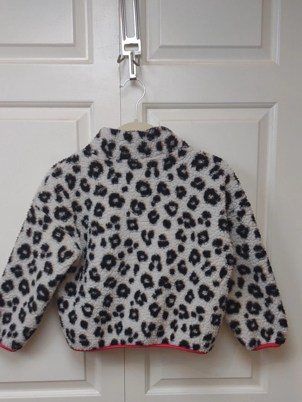 Old Navy Girl's Snow Leopard Full Zip Cozy Sherpa Jacket Side Pockets Zip Pocket